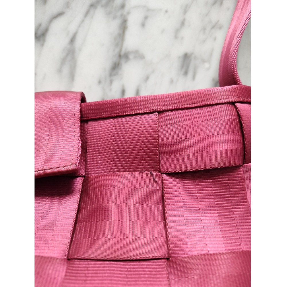 Harveys The Original Seatbelt Bag Woven Baguette Shoulder Bag Pink Raspberry - Picture 7 of 8